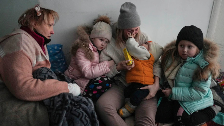 Ουκρανία: Τεράστιο κίνδυνο αντιμετωπίζουν 6 εκατομμύρια παιδιά - Ζουν μόνιμα με τον φόβο του θανάτου