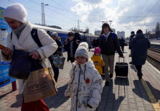 Πόλεμος στην Ουκρανία: Περισσότεροι από 140.000 άμαχοι απομακρύνθηκαν από τις γραμμές του μετώπου