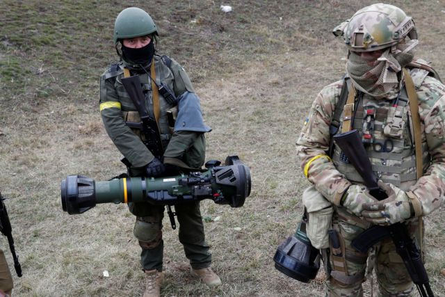 Πόλεμος στην Ουκρανία – Κουλέμπα: 20.000 ξένοι μαχητές δήλωσαν εθελοντές για να πολεμήσουν κατά της Ρωσίας