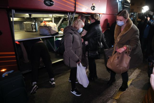 Πόλεμος στην Ουκρανία: Πόσοι πρόσφυγες έχουν έρθει στην Ελλάδα – Ποια μέτρα έχουν ληφθεί για την προστασία της ελληνικής ομογένειας