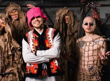 Μεγάλο φαβορί στην Eurovision η Ουκρανία – Στο πεδίο της μάχης μέλη της μπάντας Kalush Orchestra