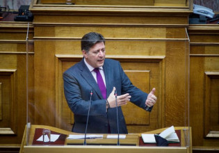 Βαρβιτσιώτης σε ΣΥΡΙΖΑ: «Ασφαλώς οι κυρώσεις δεν έχουν στόχο την καθεστωτική αλλαγή στη Ρωσία»