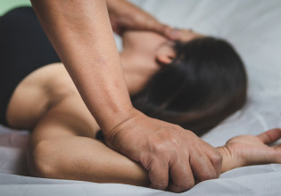 Θεσσαλονίκη: 53χρονος πατέρας βίαζε για 1,5 χρόνο την 12χρονη κόρη του