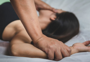 Νέα Φιλαδέλφεια: Προσέλαβε 18χρονη ως baby sitter και την βίασε