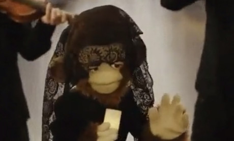 «Σήμερα κλαίμε για τη χαμένη ώρα ύπνου» – Χαμός στο Twitter με την αλλαγή της ώρας