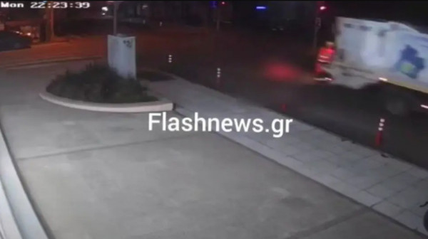 Χανιά: Καρέ καρέ η μοιραία πτώση εργαζομένου από απόρριμματοφόρο – Κατέληξε στο νοσοκομείο