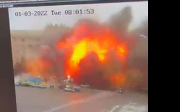 Πόλεμος στην Ουκρανία: Ρουκέτα ανατινάζει κυβερνητικό κτίριο στο Χάρκοβο