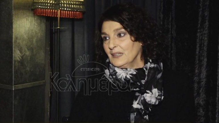 Μίνα Χειμωνά: «Όταν έχασα τον πατέρα μου, τον τοποθέτησα στο κοινό και του έδωσα τον λόγο»