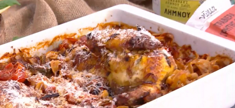 Ο Τίμος Ζαχαράτος ετοιμάζει χυλοπίτες με κόκορα και τυρί πεκορίνο