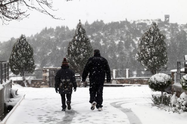 Κακοκαιρία «Φίλιππος»: Ραγδαία επιδείνωση του καιρού με χιόνια και πτώση της θερμοκρασίας