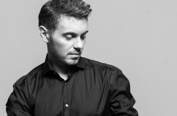 Ο Μιχάλης Χατζηγιάννης για μία μοναδική εμφάνιση στο VOX