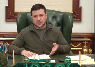 Νέο μήνυμα Ζελένσκι: «Μένω εδώ, μένω στο Κίεβο, δεν φοβάμαι»