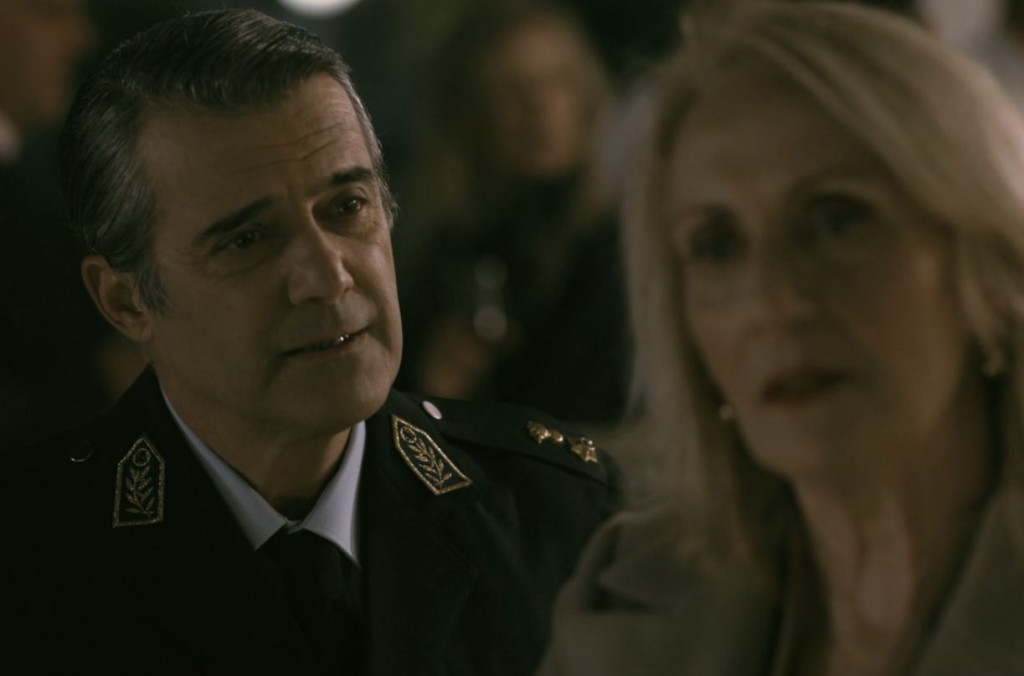 Σκοτεινή Θάλασσα Spoiler: Ο Γεράσιμος κατηγορεί τη Σμαρώ για τις συνεχιζόμενες διαρροές από το αστυνομικό τμήμα