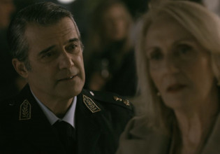 Σκοτεινή Θάλασσα Spoiler: Ο Γεράσιμος κατηγορεί τη Σμαρώ για τις συνεχιζόμενες διαρροές από το αστυνομικό τμήμα