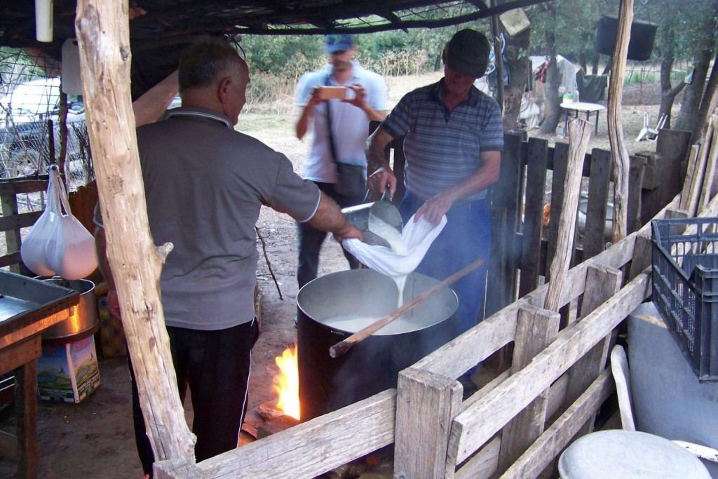 Η τέχνη της παραδοσιακής παρασκευής του τυριού Μανούρι Βλάστης