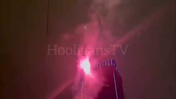 Ξύπνησαν την αποστολή της Μπαρτσελόνα με πυροτεχνήματα οι οπαδοί της Γαλατά