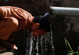 Ινδία: Ιστορικός καύσωνας αυξάνει τους φόβους για blackouts και εκτεταμένη καταστροφή στις καλλιέργειες