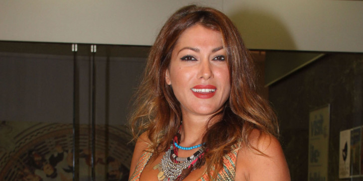 Κλέλια Ρένεση: Υπέρ των ανεμβολίαστων υγειονομικών – «Δώστε στον κόσμο πίσω τη δουλειά του»