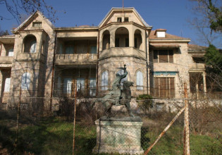 Το Τατόι, ο Τσακαλώτος και ο Μακρόν