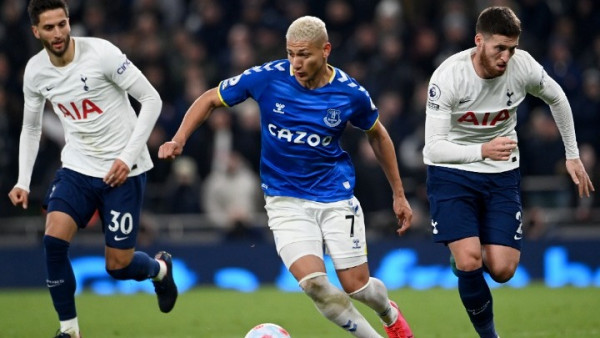 Αλλαξε ατζέντη και φεύγει από την Έβερτον ο Ριτσάρλισον