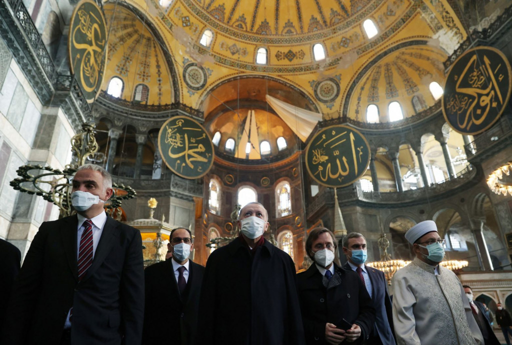 Ερντογάν: Στην Αγία Σοφία ο Τούρκος προέδρος – Εγκαινιάζει μεντρεσέ