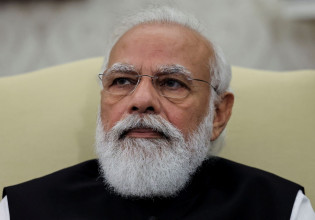 Ινδία: Προσφέρεται να φιλοξενήσει απευθείας συνομιλίες ανάμεσα σε Πούτιν και Ζελένσκι