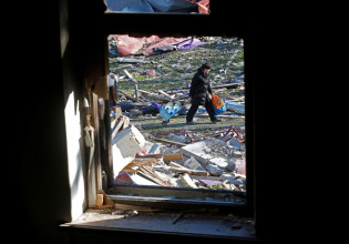 Ουκρανία: Αναφορές για 5.000 αμάχους νεκρούς στη Μαριούπολη – Δύσκολες οι συνομιλίες μετά την Μπούκα