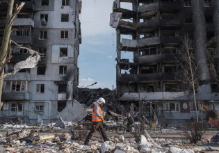 Πόλεμος στην Ουκρανία: Οι νέες ευρωπαϊκές κυρώσεις, το πλήγμα για τη Ρωσία και το κόστος του πολέμου για την Ουκρανία