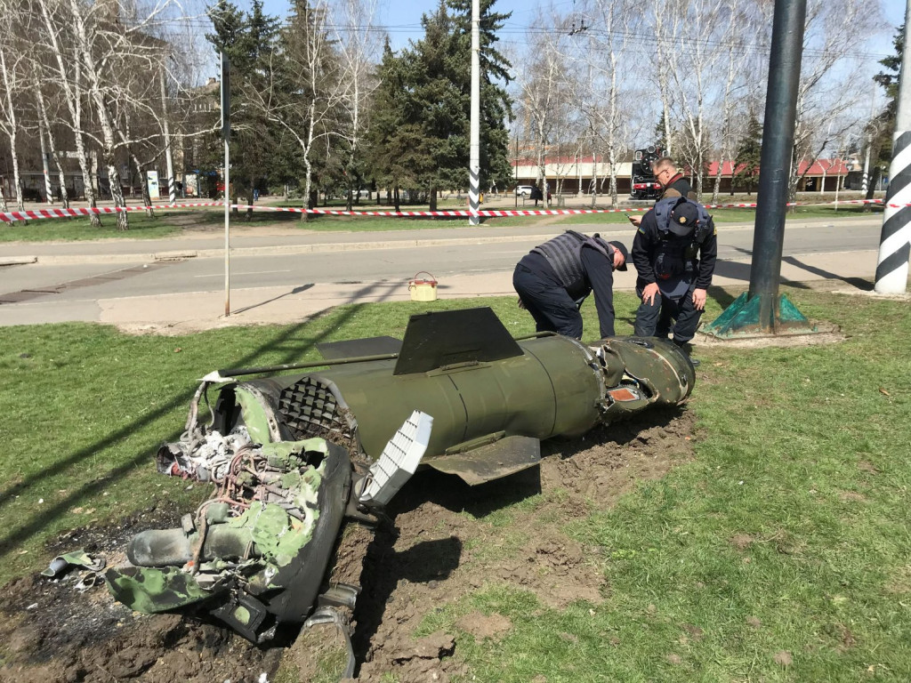 Ουκρανία: «Βόμβα διασποράς» προκάλεσε το μακελειό στον σταθμό του Κραματόρσκ