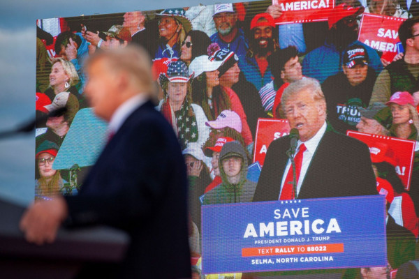 Ντόναλντ Τραμπ: Διεκδικεί ρόλο ηγέτη από το «στρατηγείο» του στο Mar-a-Lago