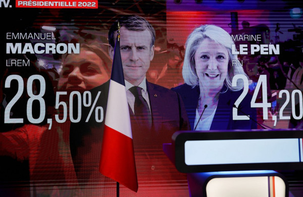 Γαλλία: Μακρόν και Λεπέν ξεκινούν νέα εκστρατεία – Οι δημοσκοπήσεις, οι ψηφοφόροι της Αριστεράς, το κρίσιμο ντιμπέιτ