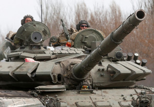 Ουκρανία: Έτοιμη για την τελική μάχη στο Ντονμπάς η Ρωσία που δεν… ξεχνά το Κίεβο – Φόβος για χημικά όπλα