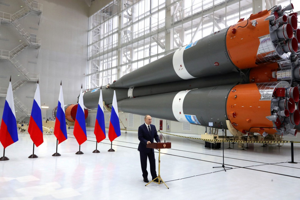 H Ρωσία θα εκτοξεύσει λευκορώσο κοσμοναύτη, σχεδιάζει πυρηνικό διαστημικό σκάφος