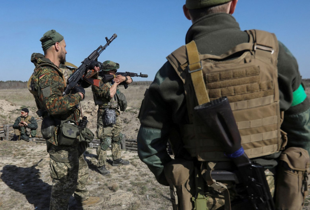 Ουκρανία: Ζητάει στρατιωτική βοήθεια από τη Βουλγαρία – Απρόθυμη η Σόφια