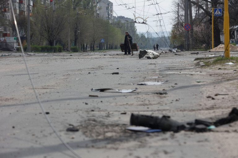 Πόλεμος στην Ουκρανία: Επιθέσεις σε σιδηροδρομικούς σταθμούς - Αναφορές για θύματα