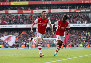 Άρσεναλ – Μάντσεστερ Γιουνάιτεντ 3-1: Η Άρσεναλ βλέπει «αστέρια» και η Μάντσεστερ Γιουνάιτεντ… αστεράκια