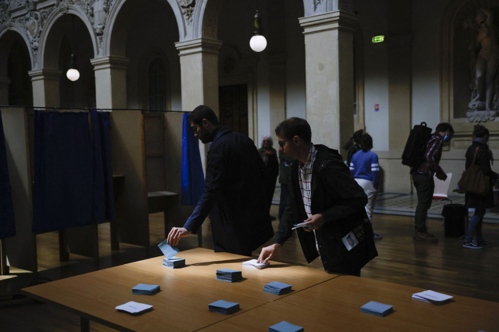 Εκλογές στη Γαλλία: Οι Βέλγοι διαρρέουν τα πρώτα exit polls – Τα ποσοστά Μακρόν και Λεπέν