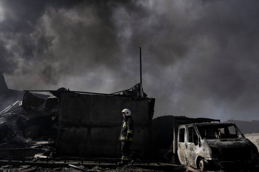 Ουκρανία: Πάνω από 200 Ουκρανοί στρατιώτες νεκροί – Η Ρωσία χτύπησε 17 στρατιωτικές εγκαταστάσεις