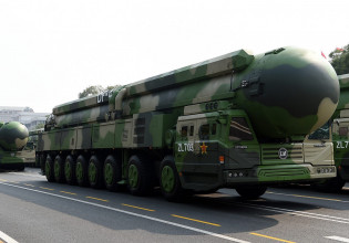 «Βόμβες» Λαβρόφ: «Μη αποδεκτός ένας πυρηνικός πόλεμος, αλλά…»