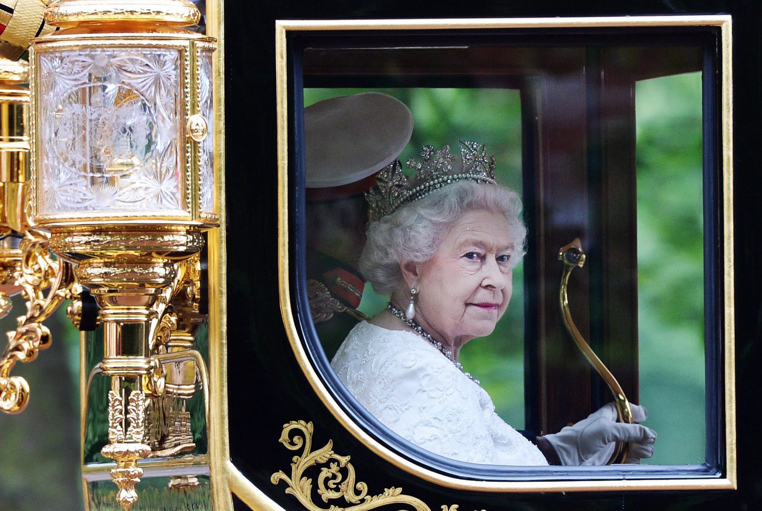 Χαρτονομίσματα με 500 πορτρέτα της βασίλισσας Ελισάβετ Β' βγαίνουν στο σφυρί