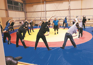 Μαθήματα αυτοάμυνας στους «Ράμπο της Εφορίας»