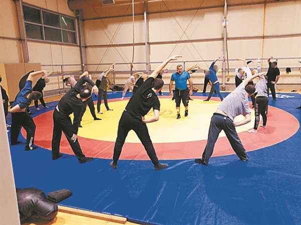 Μαθήματα αυτοάμυνας στους «Ράμπο της Εφορίας»