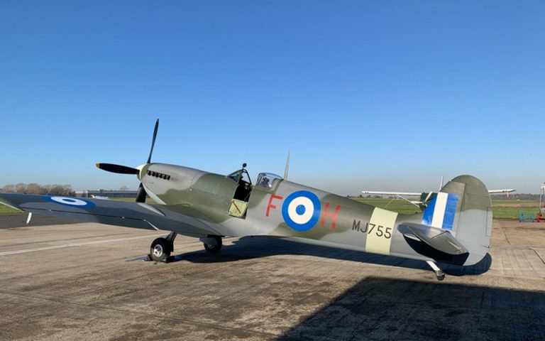Το Spitfire το πιλοτάρει πλέον Έλληνας πιλότος