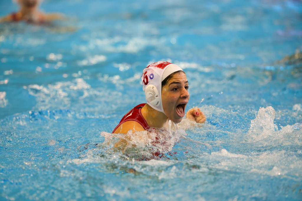 Ολυμπιακός – Ουίπεστ 18-11: Τρέλα για τα «χρυσά» κορίτσια!