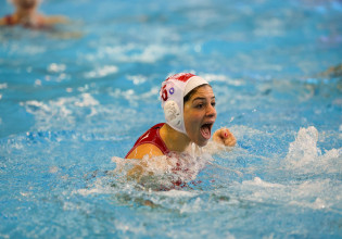 Ολυμπιακός – Ουίπεστ 18-11: Τρέλα για τα «χρυσά» κορίτσια!