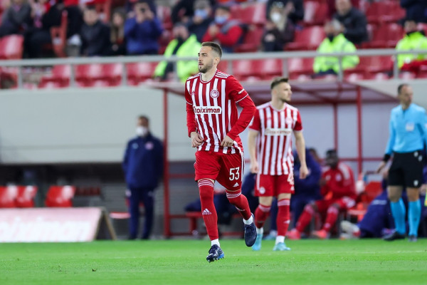 Η επιστροφή του Φορτούνη και το χειροκρότημα από τον κόσμο του Ολυμπιακού