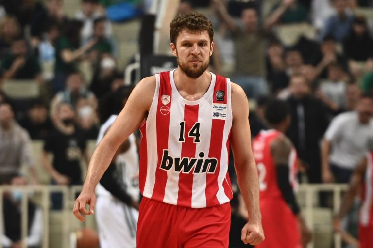 Ακόμα μαζεύει ριμπάουντ: Η μεγάλη εμφάνιση του Βεζένκοφ κόντρα στον Παναθηναϊκό