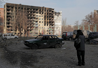 Πόλεμος στην Ουκρανία: Εδώ και πάνω από 30 ημέρες, οι άνθρωποι δεν έχουν πλέον θέρμανση και νερό στη Μαριούπολη