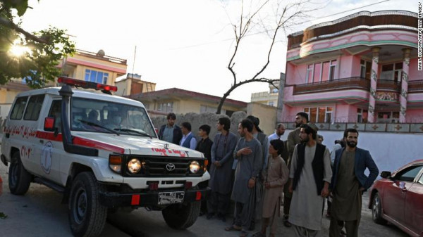 Αφγανιστάν: Τουλάχιστον 50 άτομα σκοτώθηκαν από ισχυρή έκρηξη σε σουνιτικό τζαμί στην Καμπούλ