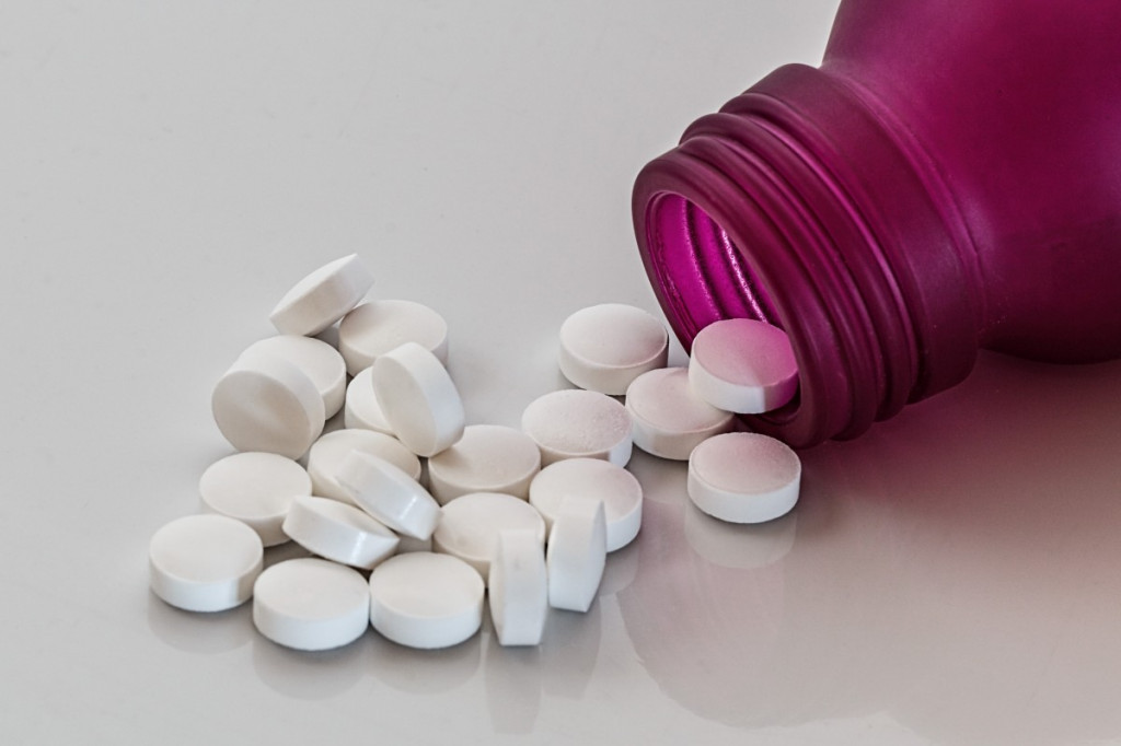 Κοροναϊός: Διαθέσιμα από την Πρωτομαγιά τα χάπια στα φαρμακεία των νοσοκομείων